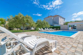 Гостиница Apartments Coronata  Биоград На Мору